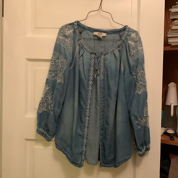 Vintage America Tops - Vintage America blues embroidered denim shirt